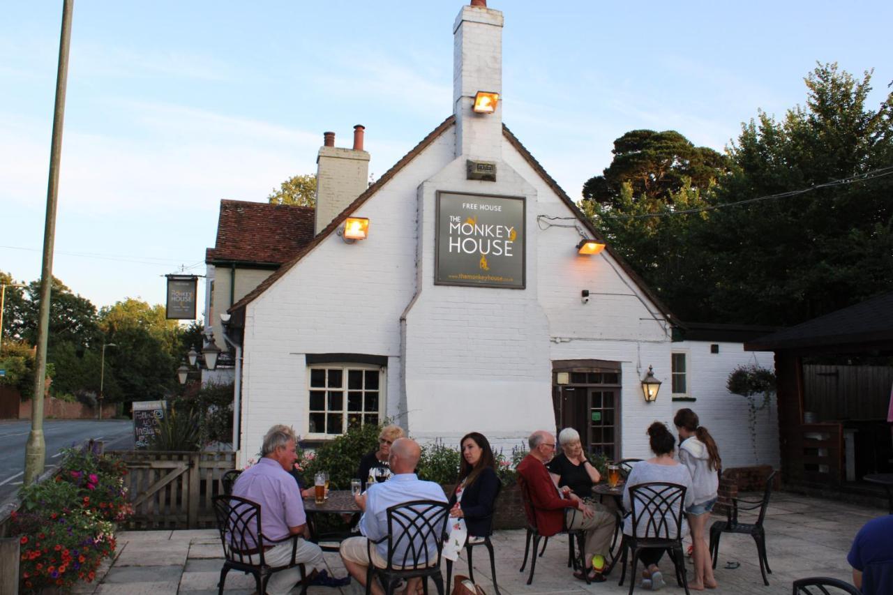 Monkey Brewhouse Hotell Lymington Exteriör bild